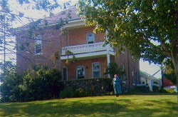 Peter Hoover House along the German Sideroad